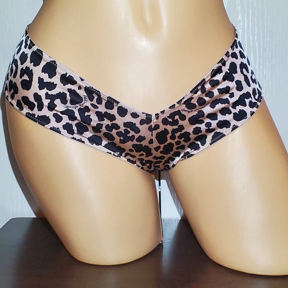 Victoria's Secret Cheeky Panties. New with Tags Size Medium.